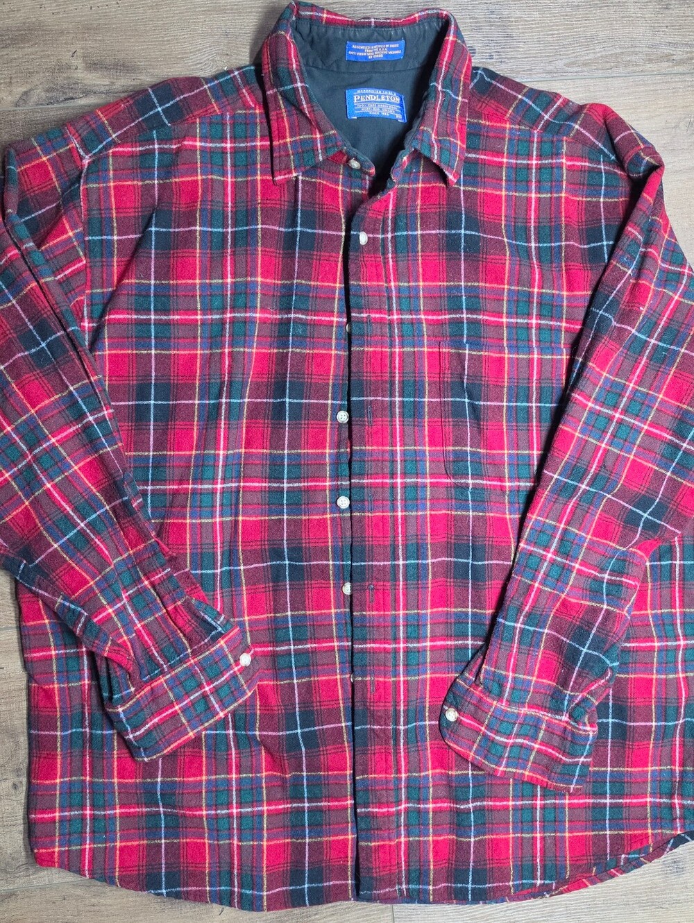 Pendleton 100% Virgin Wool Plaid Button Up Shirt XL Red Green Tartan Vintage